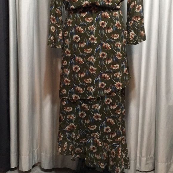 Asymmetrical Ruffle Dress - Picture 5 of 8